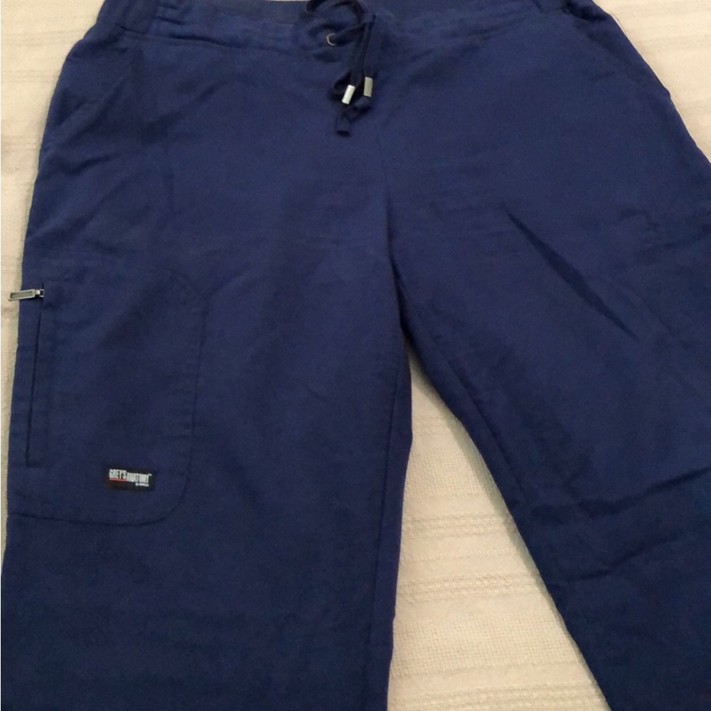 Scrub set